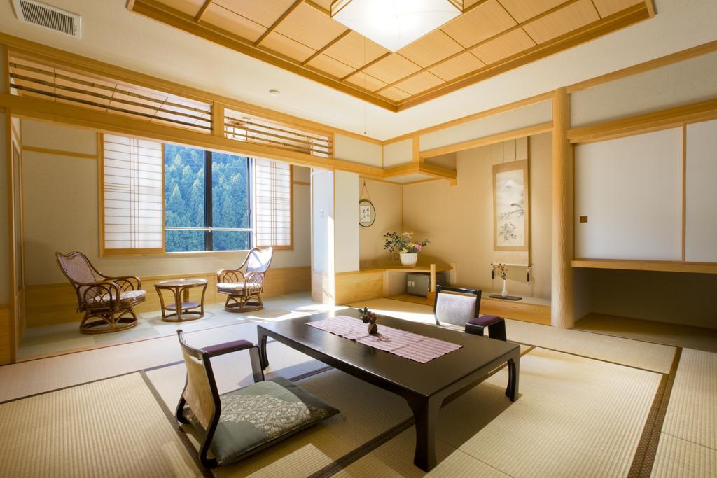 Hotel Yura No Yado Seifuen à Achi Extérieur photo